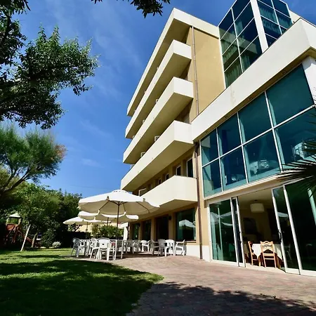 Astor 3*