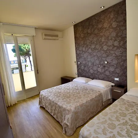 Astor Hotel 3*