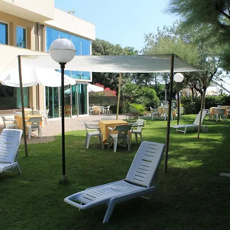 Astor Hotel 3*