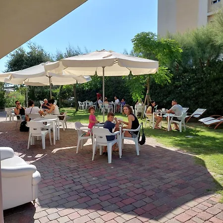 Astor Hotel 3*