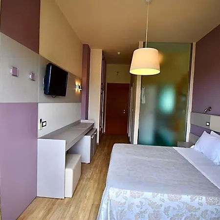 Astor 3*