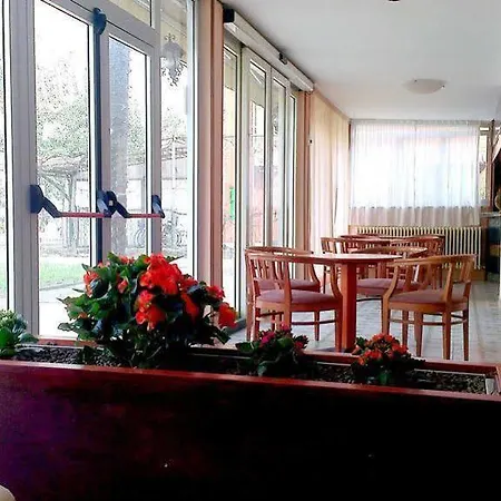Astor 3*